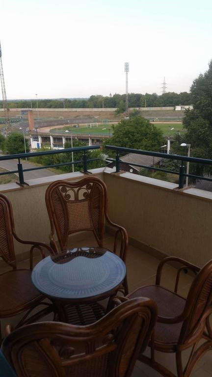 Ferienwohnung Tisza Parti Luxus Apartman Szegedin Exterior foto