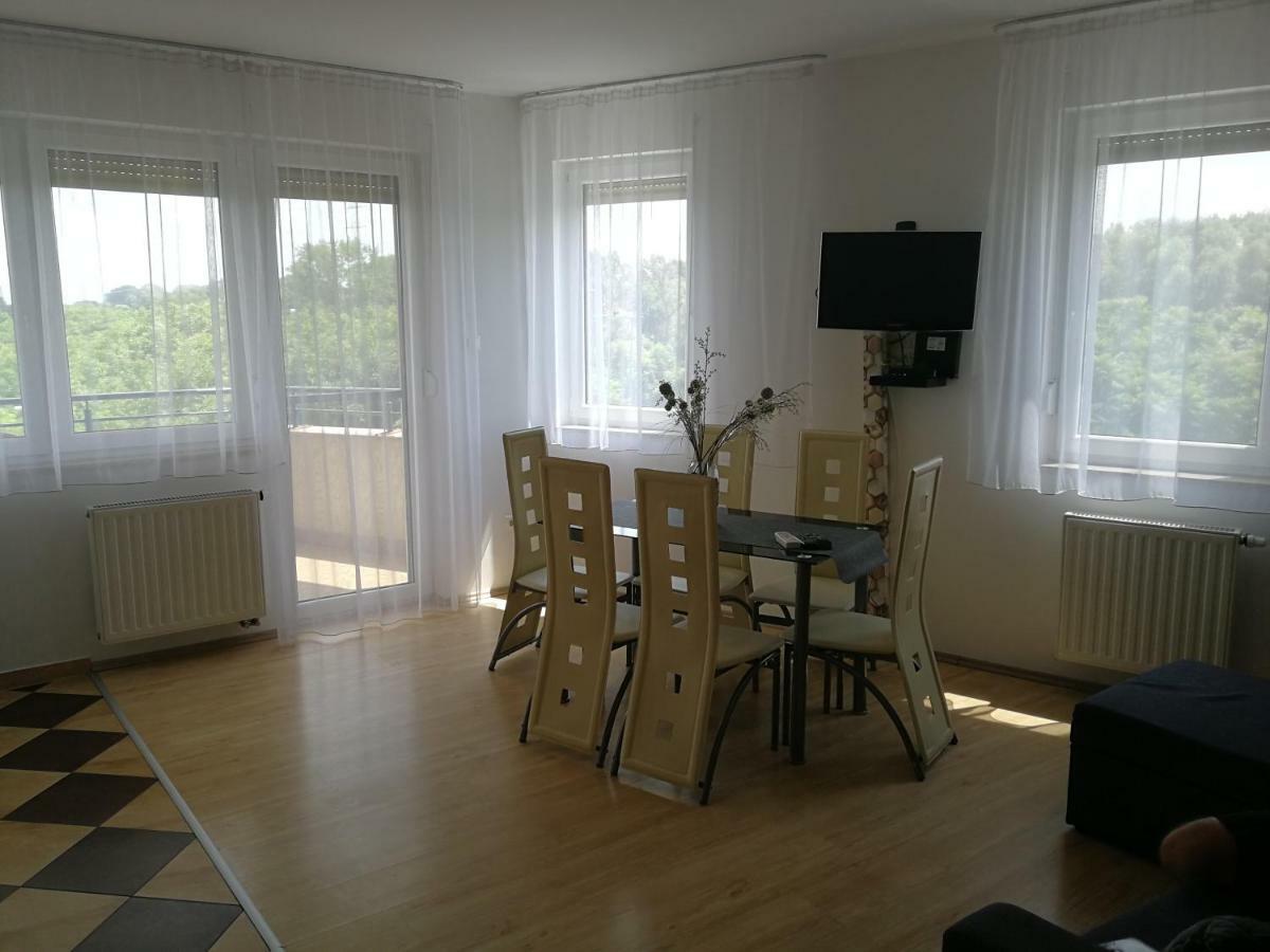 Ferienwohnung Tisza Parti Luxus Apartman Szegedin Exterior foto